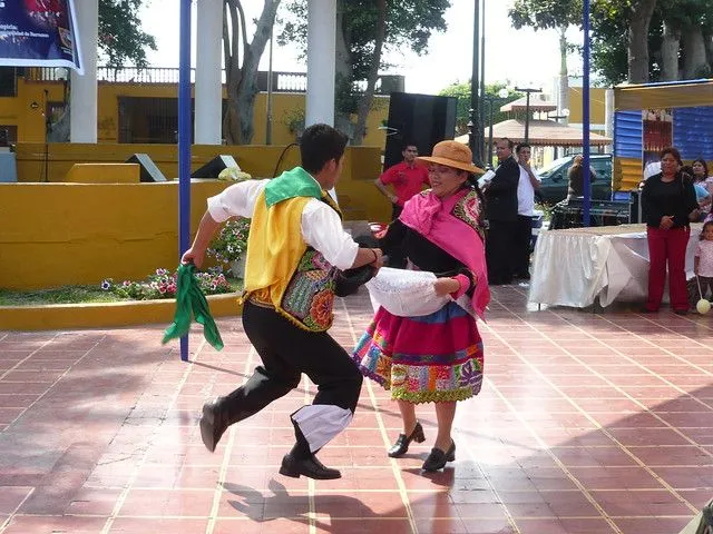 Huaylas baile tipico de la sierra de Perú | Flickr - Photo Sharing! Huaylas baile tipico de la sierra de Perú | Flickr - Photo Sharing!