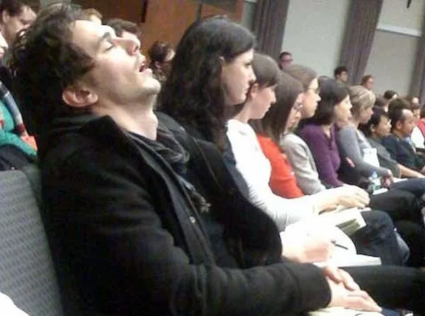 Humor Gráfico: Personas durmiendo en el lugar menos indicado ... Humor Gráfico: Personas durmiendo en el lugar menos indicado ...