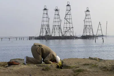 IAR-Noticias/ El papel estratégico del petróleo en la crisis ... IAR-Noticias/ El papel estratégico del petróleo en la crisis ...