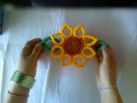 IDEA : Flores : Girasoles corrugados / Adorno Primavera - YouTube IDEA : Flores : Girasoles corrugados / Adorno Primavera - YouTube