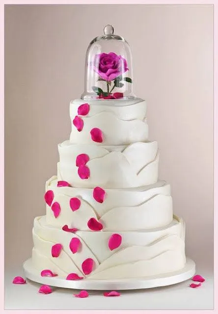 Torta de 15 años, con rosa rosada y cascada de sus pétalos | Ideas ... Torta de 15 años, con rosa rosada y cascada de sus pétalos | Ideas ...