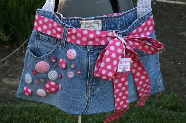 Siete ideas para decorar un bolso de jean en Reciclaje