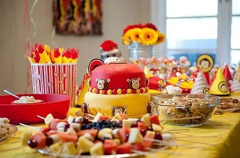 Ideas para fiestas cumple o similar on Pinterest | Fiestas, Mesas ...