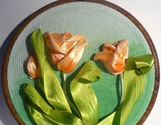 Ideas para el hogar: Flores bordadas con cintas plantilla