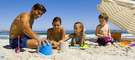 5 ideas para jugar con los niños en la playa