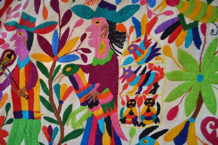ideas en polvo: BORDADOS TENANGOS... con Gimena Romero