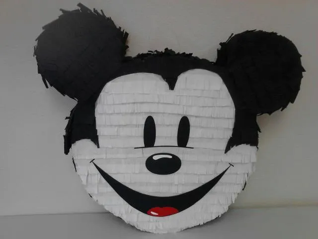If johanna had a blog: Mickey Mouse Pinata