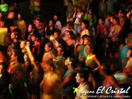 Gente bailando en discotecas - Imagui