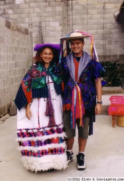 Image: Novios Zinacantecos - LosViajeros