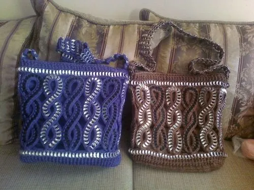 Bolsas tejidas con top anillas de lata