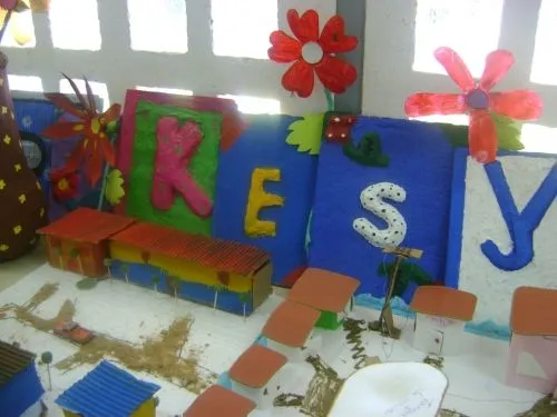 Carpetas decoradas con inicial de nombre