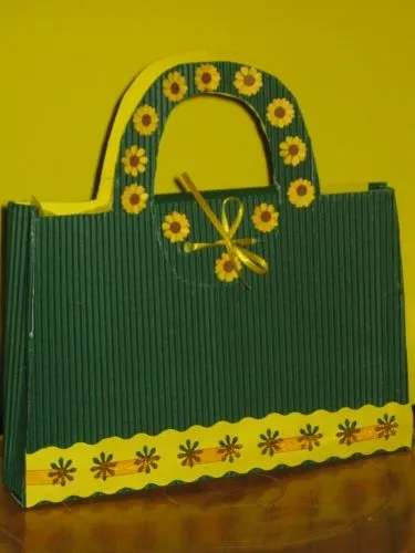 Imagen CARTERA EN CARTON CORRUGADO - grupos. Imagen CARTERA EN CARTON CORRUGADO - grupos.
