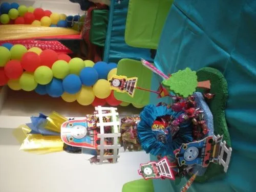 Imagen centro de mesa infantil motivo Thomas - grupos.emagister.com Imagen centro de mesa infantil motivo Thomas - grupos.emagister.com