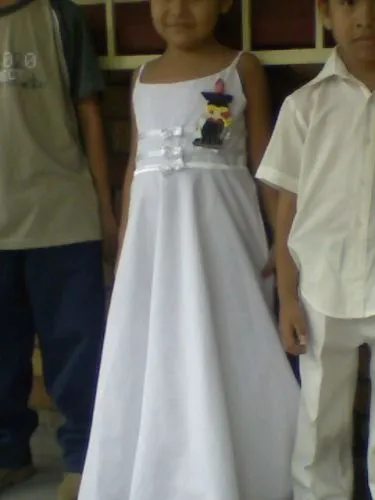 Imagen vetido de graduacion para niñas - grupos. Imagen vetido de graduacion para niñas - grupos.