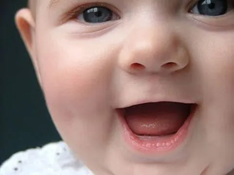 Fotos de risa de bebés - Imagui