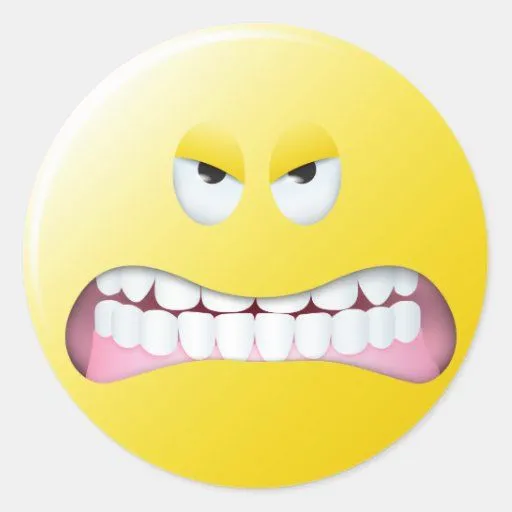 Cara sonriente enojada pegatina de Zazzle.