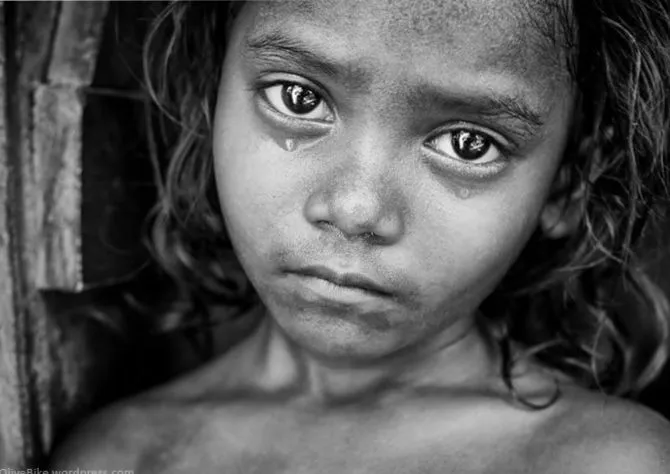 Imágenes de caritas de niños tristes - Imagui