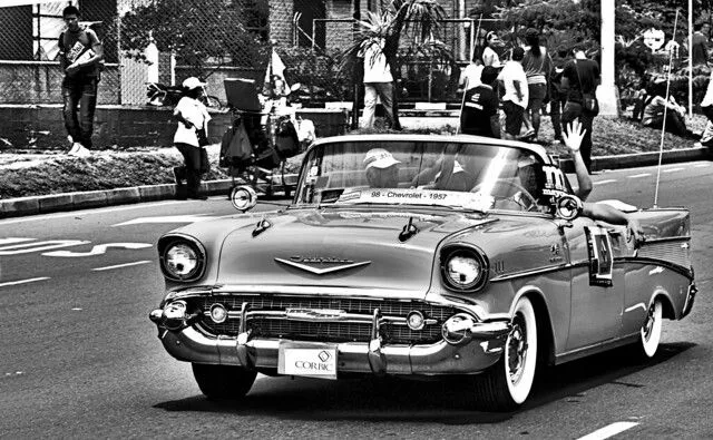 Autos en blanco y negro - Imagui
