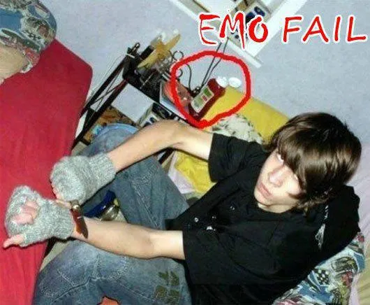IMAGENES CORTADAS EMOS | TODO PARA FACEBOOK IMAGENES PARA FACEBOOK ...