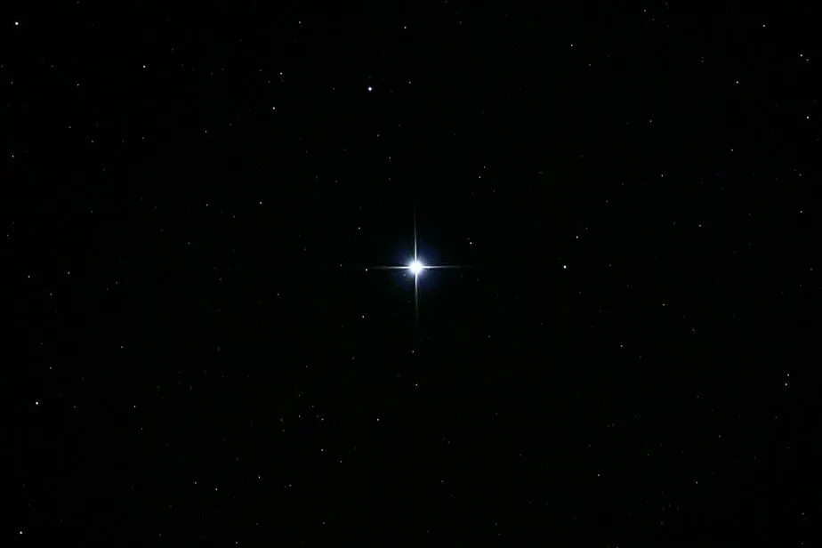 La estrella Vega « La bitácora de Galileo » Astronomía elemental La estrella Vega « La bitácora de Galileo » Astronomía elemental
