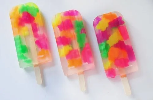 imagenes, fantasia y color: RICAS PALETAS DE HIELO CON GOMITAS