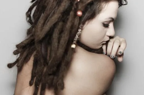 IMG] Mujeres con rastas ~ - Portalnet.CL