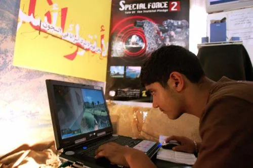 Imagenes de niños jugando en la computadora - Imagui