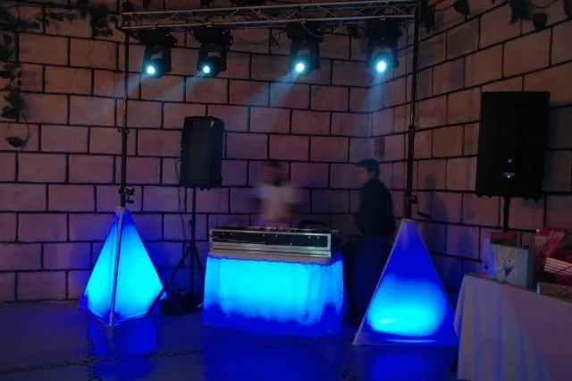 Cabinas de DJ iluminadas - Imagui