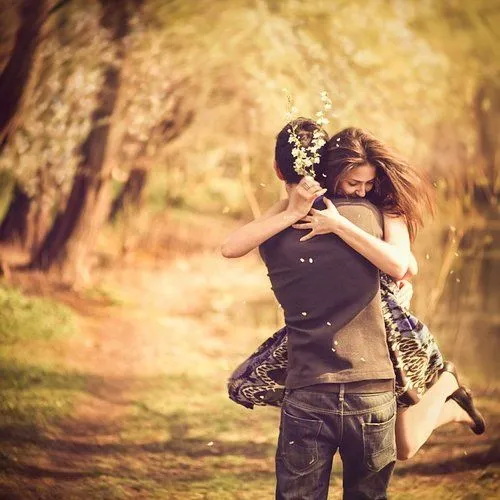 Imágenes de parejas enamoradas abrazándose - Imagui Imágenes de parejas enamoradas abrazándose - Imagui