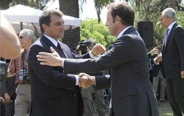 Fotos de personas saludandose - Imagui