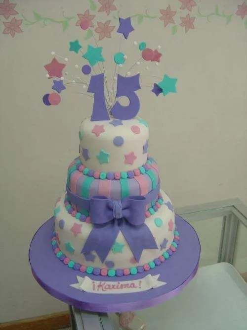 Tortas 15 años maquetas 15 años y mini tortas 15 años fotos tortas ...
