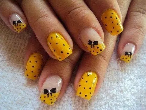 Imagenes para Tumblr: Unas decoradas amarillas y puntos Imagenes para Tumblr: Unas decoradas amarillas y puntos