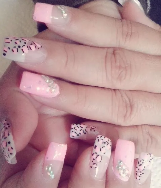 Uñas by Lidia on Twitter: "#uñas #rosa #acrílico #piedras. Te ...