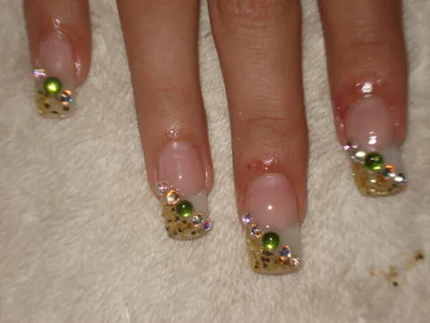 Uñas de acrilico decoradas con piedras swarovski - Imagui