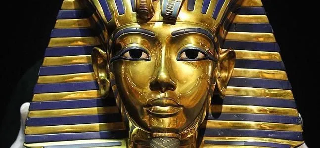 Imagini nemaivăzute cu mormântul lui Tutankhamon Imagini nemaivăzute cu mormântul lui Tutankhamon