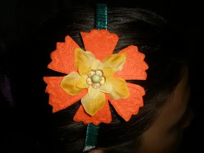 Como hacer flores grandes de fomi - Imagui