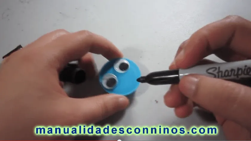 Cómo hacer imanes con emoticones para decorar tu refrigerador ...