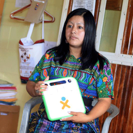 Implementan Un Niño Una Laptop - DEGUATE.com Implementan Un Niño Una Laptop - DEGUATE.com