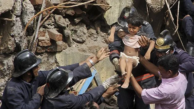 India: Al menos seis muertos y 19 heridos por derrumbe de edificio ...