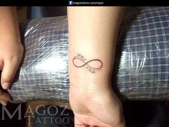 Infinito en muñeca | tatuajes | Pinterest