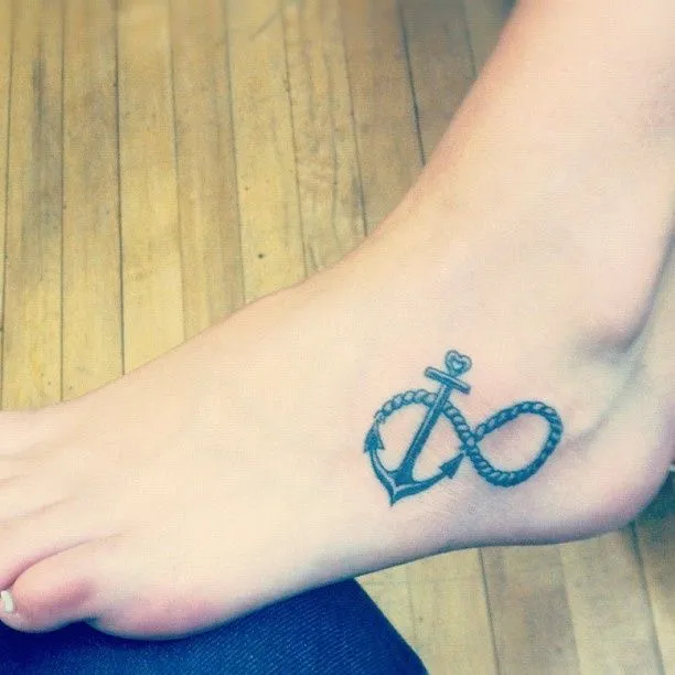 Infinito de Soga y Ancla - Tatuajes para Mujeres