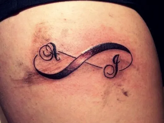 Infinitos con letras | Sandra Garrido Tattoo