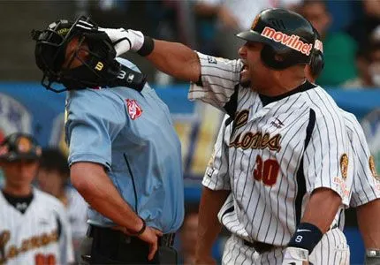 EL PRIMER INNING: YORVIT TORREALBA Y LEONES DEL CARACAS (HECHOS ... EL PRIMER INNING: YORVIT TORREALBA Y LEONES DEL CARACAS (HECHOS ...