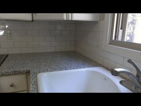 Instalacion completa de ceramica en el mesón de la cocina - YouTube