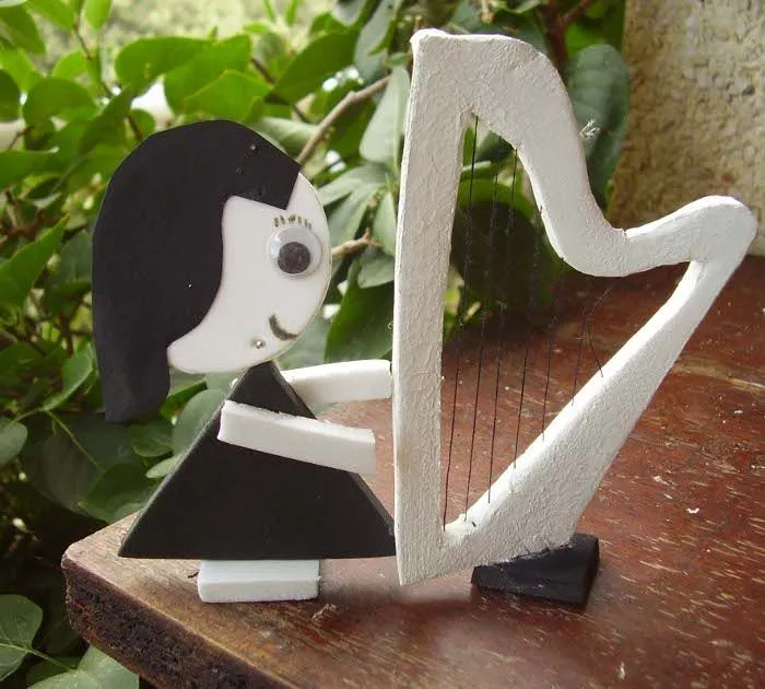 Instrumentos musicales en goma eva, por Aurora | Estilo de Vida Hogar | Univision Instrumentos musicales en goma eva, por Aurora | Estilo de Vida Hogar | Univision