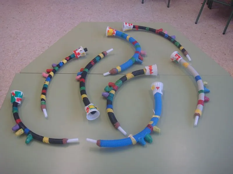 Instrumentos musicales reciclados trompetas 1 - Imagenes Educativas