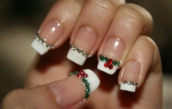 Intriga's Salon & Spa: Uñas con pedrería