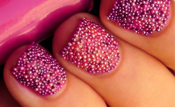 Intriga's Salon &amp; Spa: Uñas con pedrería