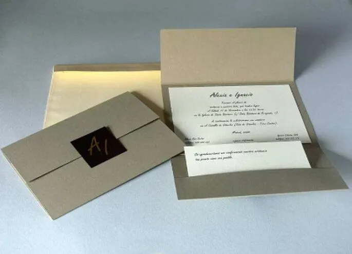 invitaciones-_doradas_sobre.jpg