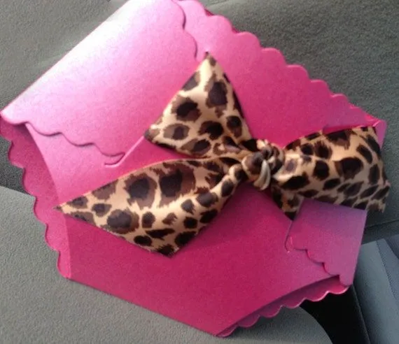 Invitaciones de pañal del bebé ducha: Guepardo por PunkyPosh Invitaciones de pañal del bebé ducha: Guepardo por PunkyPosh